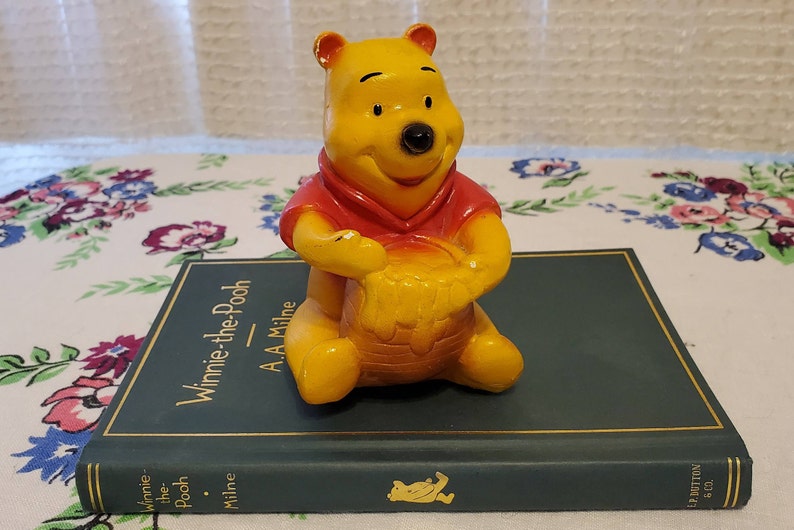 Detail Pooh Bear Piggy Bank Nomer 20