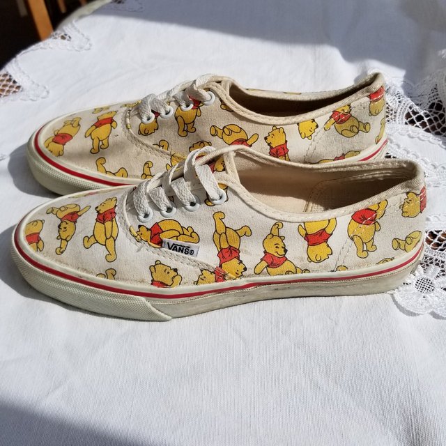 Detail Pooh Bear Vans Nomer 32