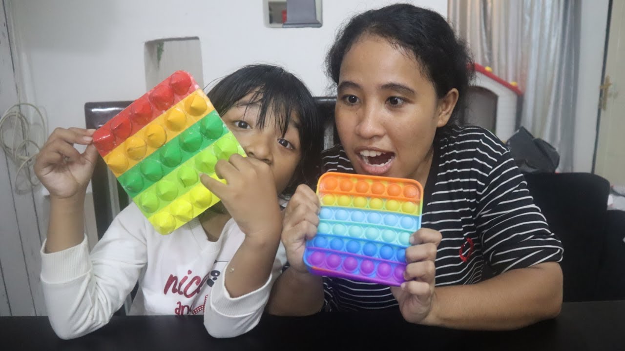 Detail Pop It Kotak Rainbow Nomer 53