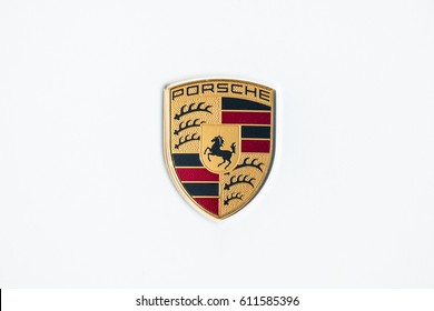 Detail Porsche Logo High Resolution Nomer 26