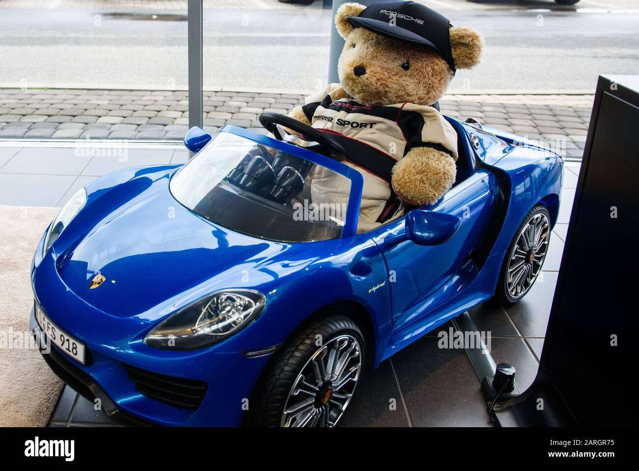 Detail Porsche Teddy Bear Nomer 38