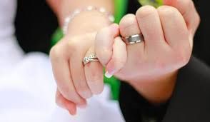 Pose Cincin Tunangan - KibrisPDR
