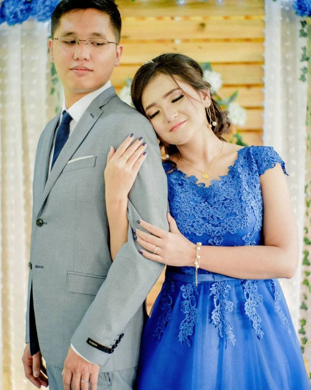 Detail Pose Cincin Tunangan Nomer 12