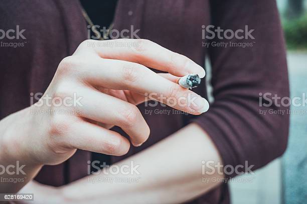 Detail Pose Cincin Tunangan Nomer 24