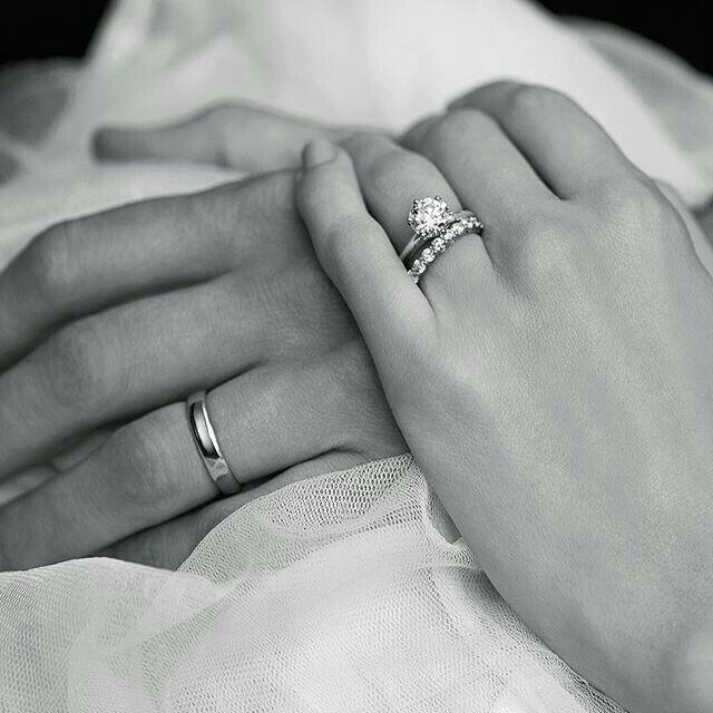 Detail Pose Cincin Tunangan Nomer 36