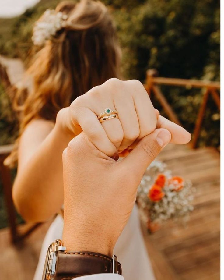 Detail Pose Cincin Tunangan Nomer 7
