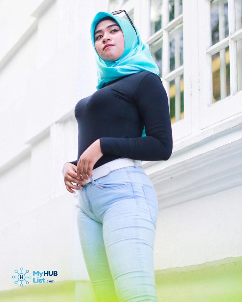 Detail Pose Foto Berhijab Nomer 37