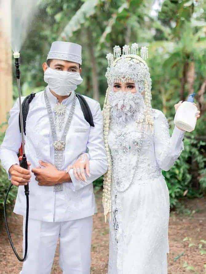 Detail Pose Foto Pengantin Di Pelaminan Nomer 47