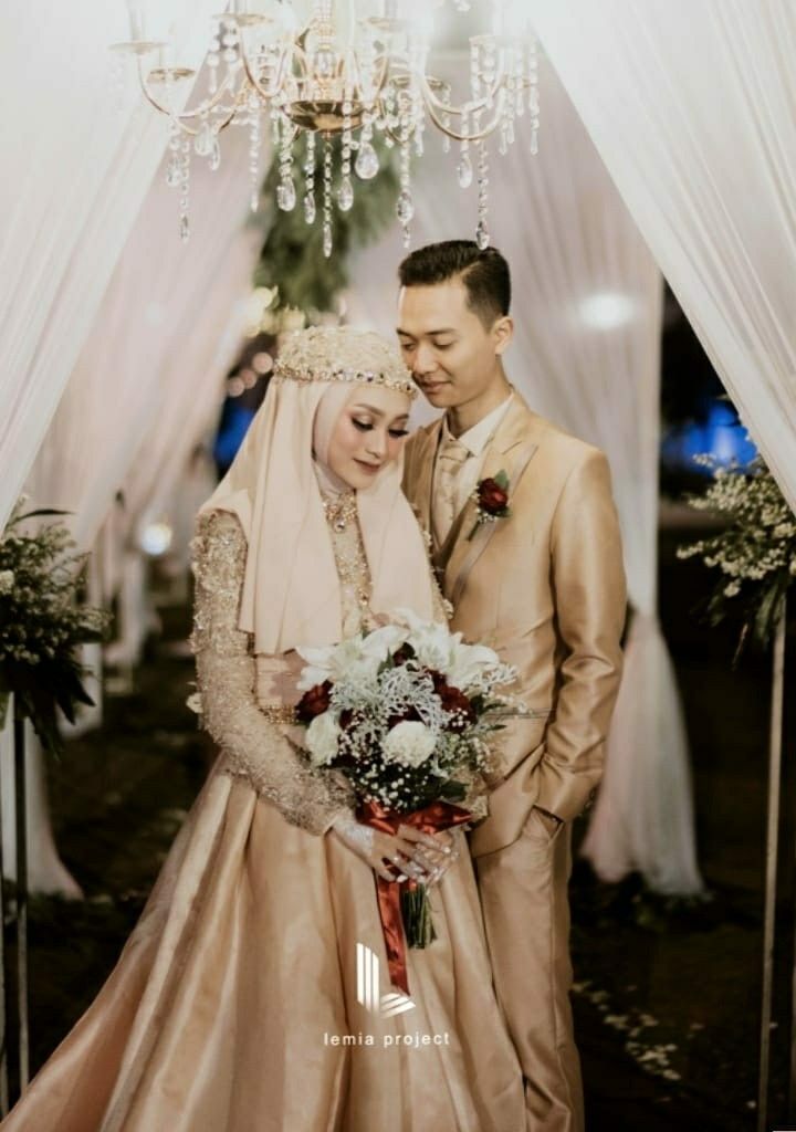 Detail Pose Foto Pengantin Modern Nomer 45