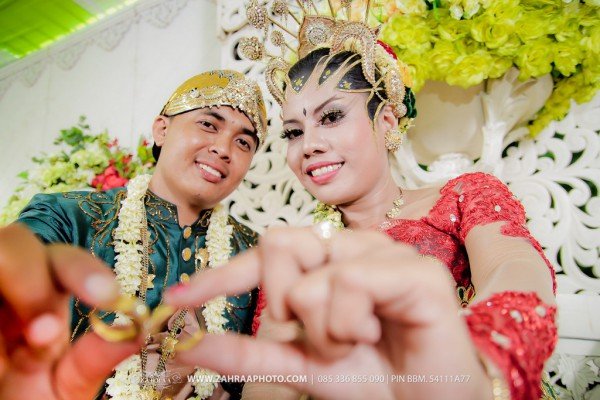 Detail Pose Foto Pengantin Terbaik Nomer 26