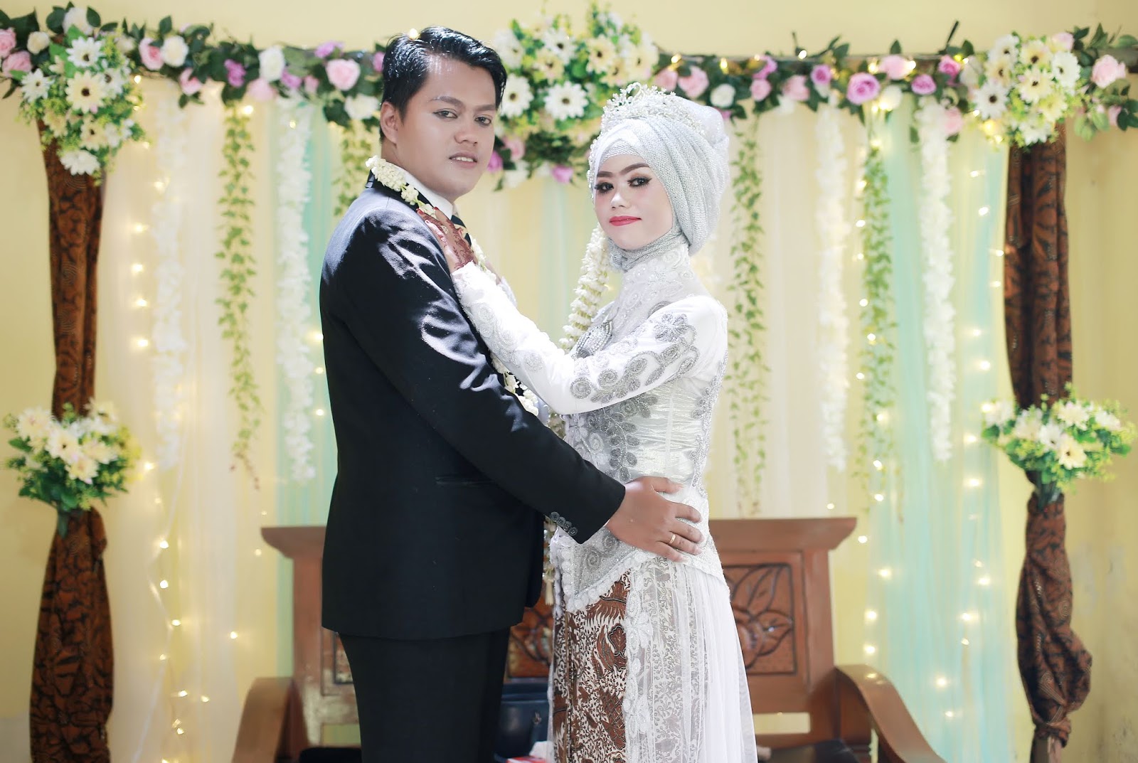 Detail Pose Foto Pengantin Terbaik Nomer 28