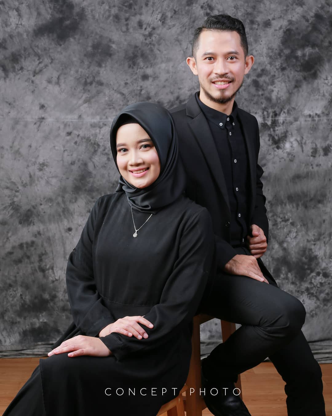 Download Pose Foto Prewedding Indoor Nomer 14