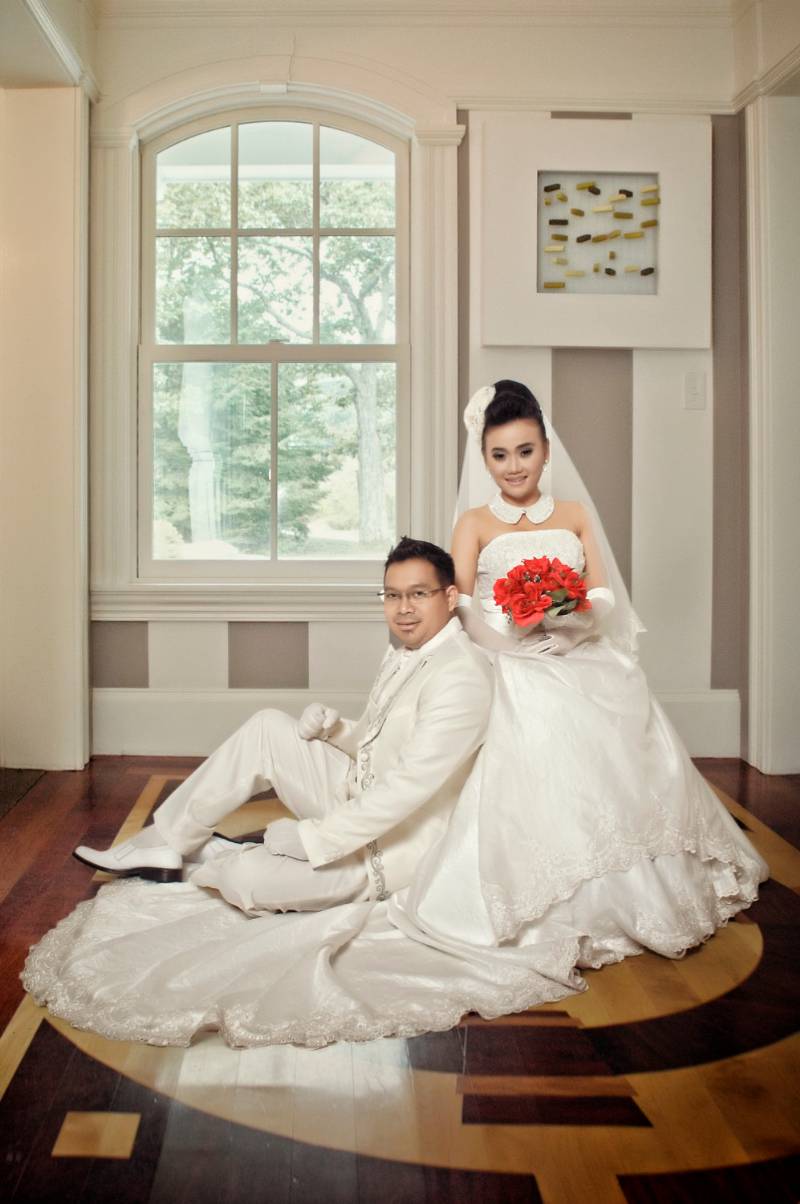 Detail Pose Foto Prewedding Indoor Nomer 36