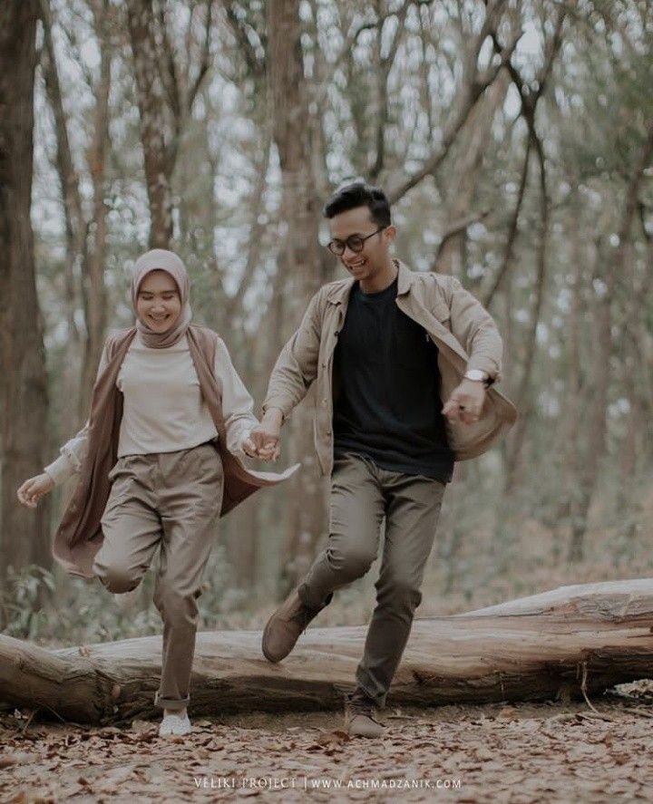 Download Pose Foto Prewedding Outdoor Nomer 14