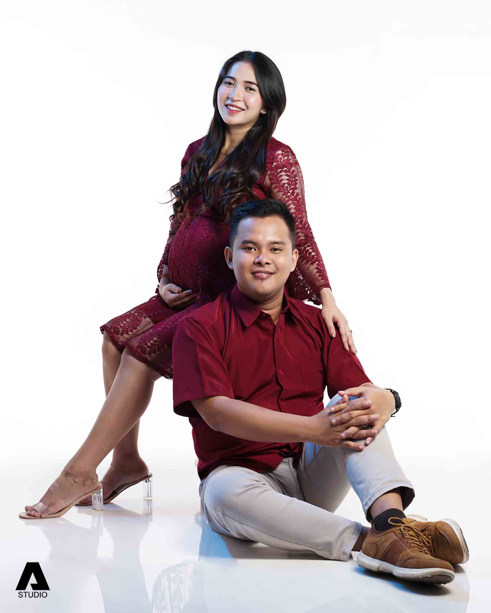 Detail Pose Foto Studio Ibu Hamil Nomer 40