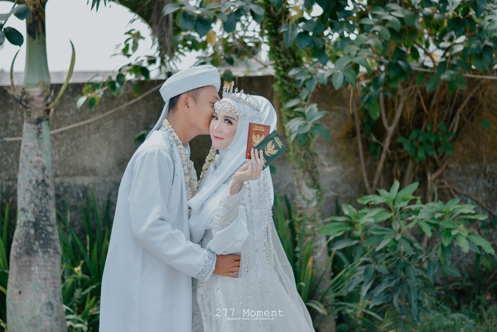 Detail Pose Foto Wedding Terbaik Nomer 48