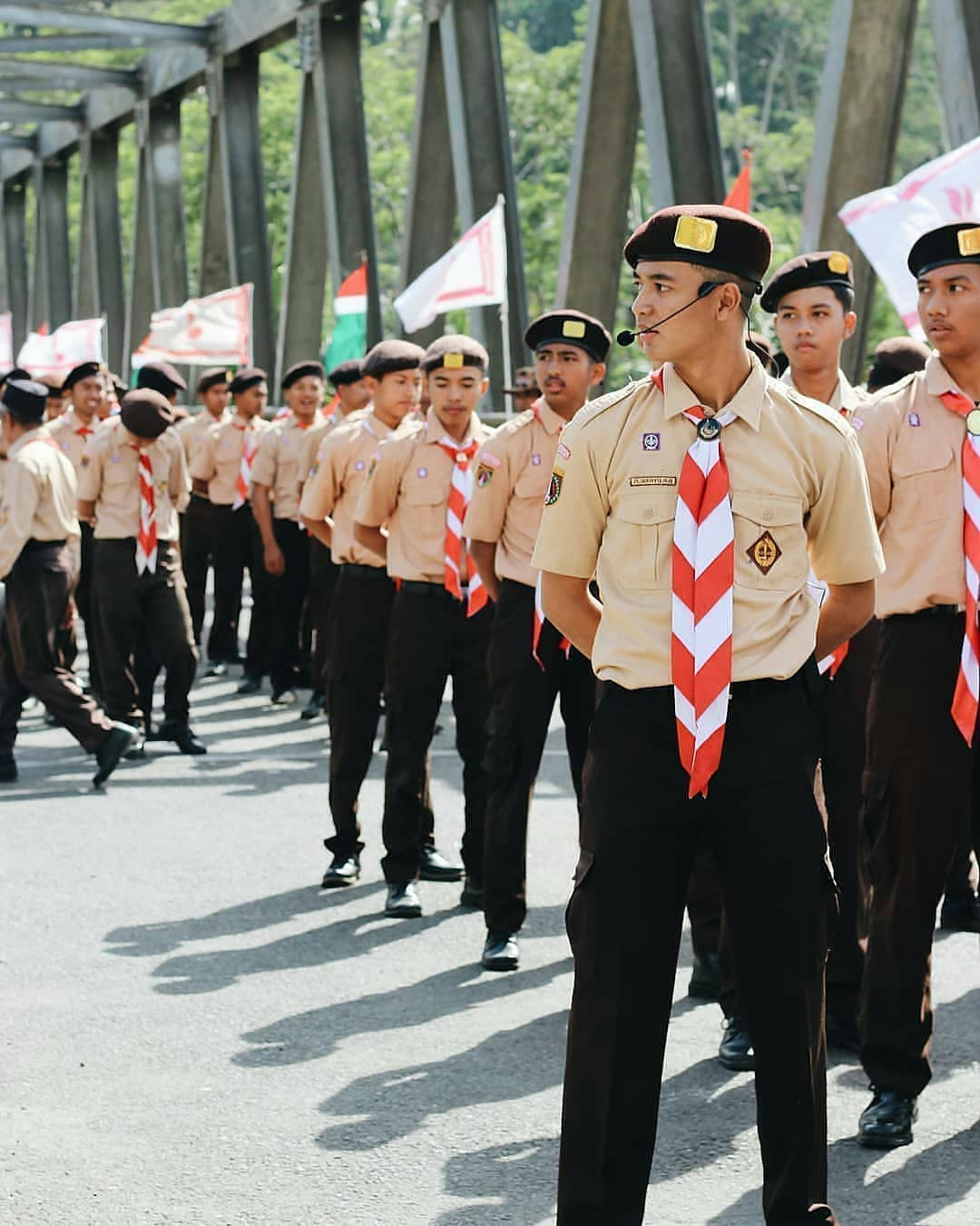 Detail Posisi Emblem Pramuka Nomer 25