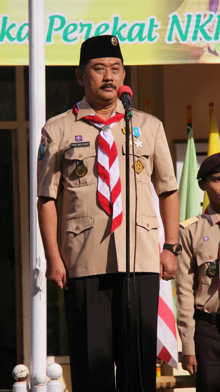 Detail Posisi Emblem Pramuka Nomer 32