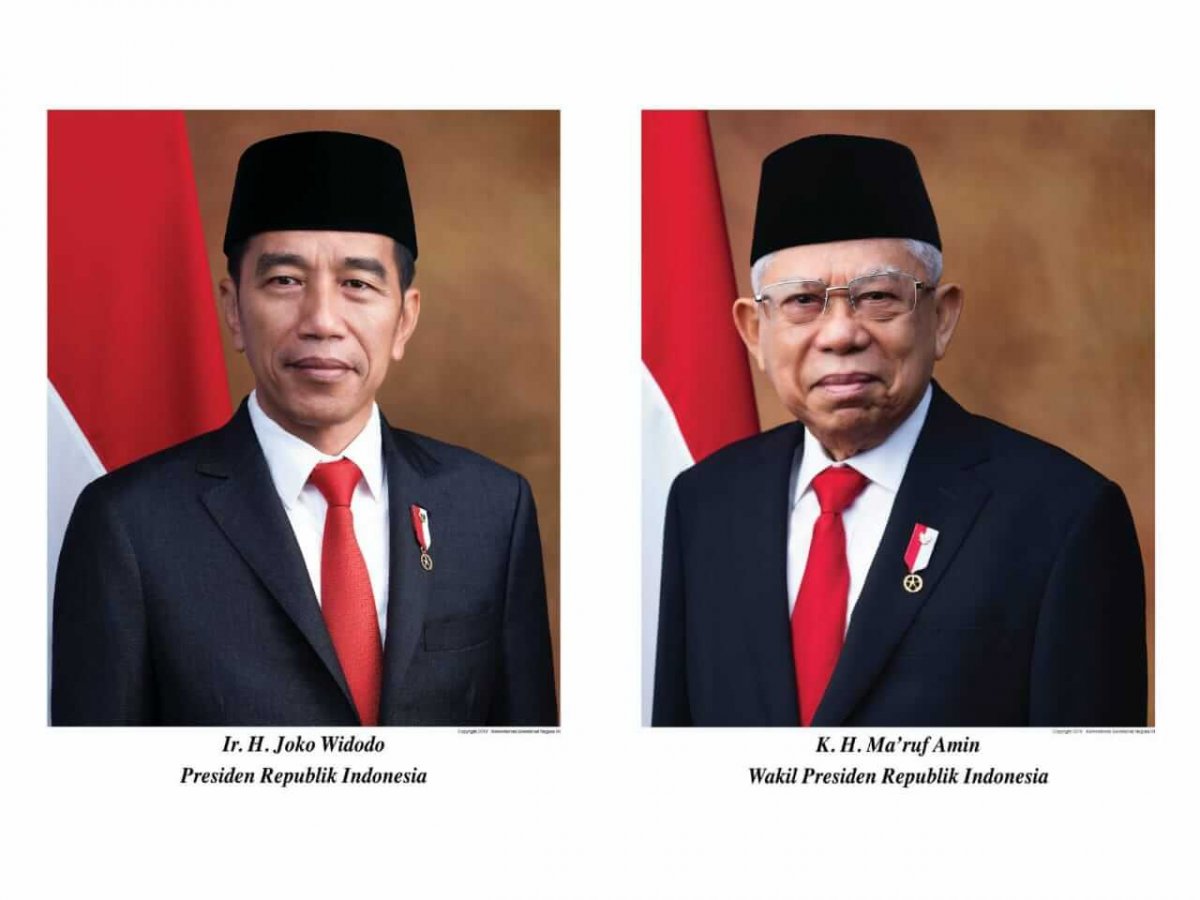 Detail Posisi Pasang Gambar Presiden Dan Wakil Presiden Nomer 20