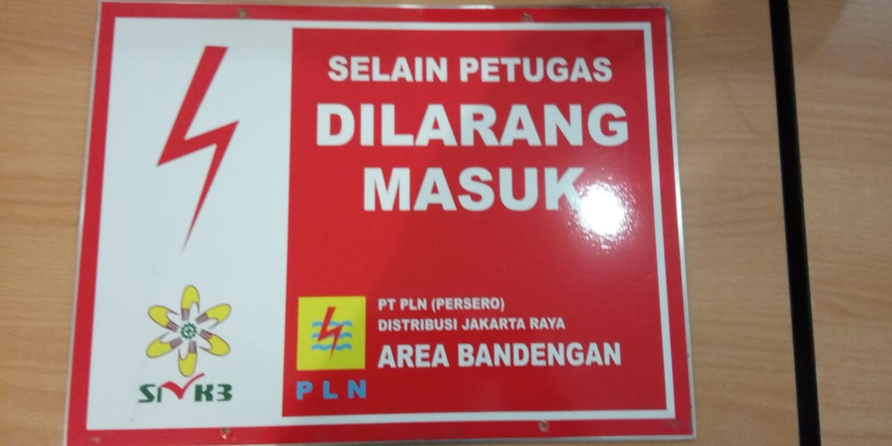 Detail Dilarang Masuk Selain Petugas Nomer 55