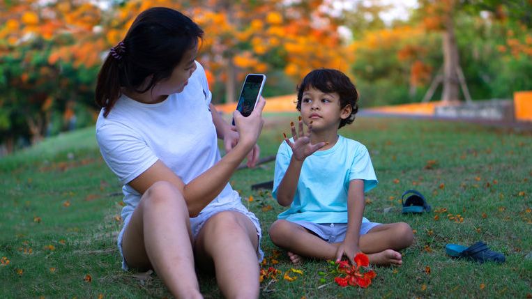 Detail Posting Foto Anak Di Media Sosial Nomer 30