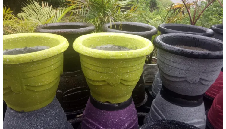 Detail Pot Bunga Taman Nomer 32