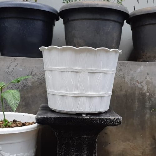 Detail Pot Bunga Warna Putih Nomer 15