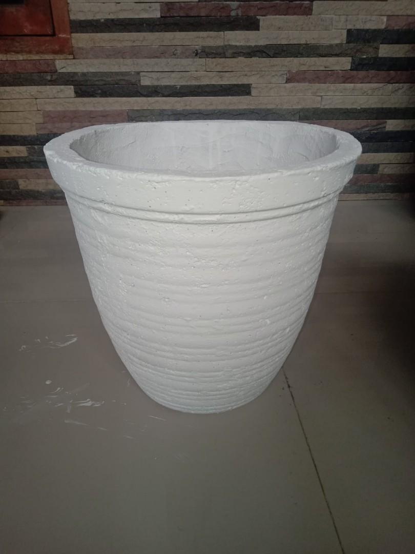 Detail Pot Bunga Warna Putih Nomer 30