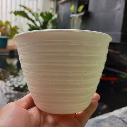 Detail Pot Bunga Warna Putih Nomer 44