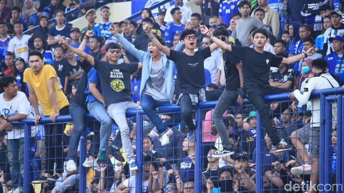 Detail Poto Bobotoh Persib Bandung Nomer 3