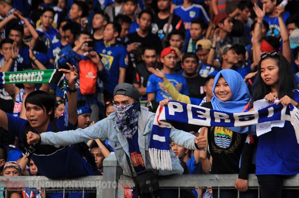 Detail Poto Bobotoh Persib Bandung Nomer 24