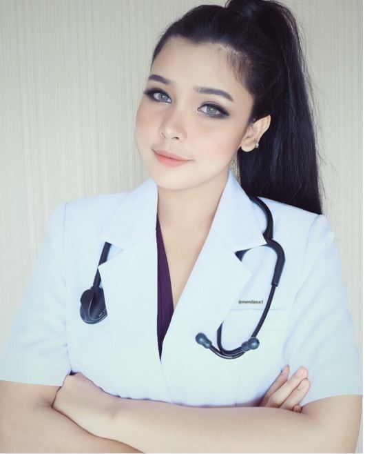 Detail Poto Dokter Cantik Nomer 19