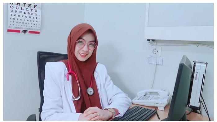 Detail Poto Dokter Cantik Nomer 21