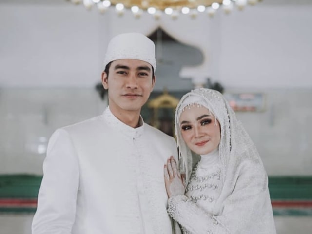 Detail Poto Orang Nikah Nomer 42