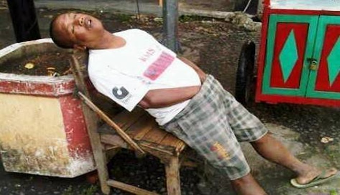 Poto Orang Tidur Lucu - KibrisPDR