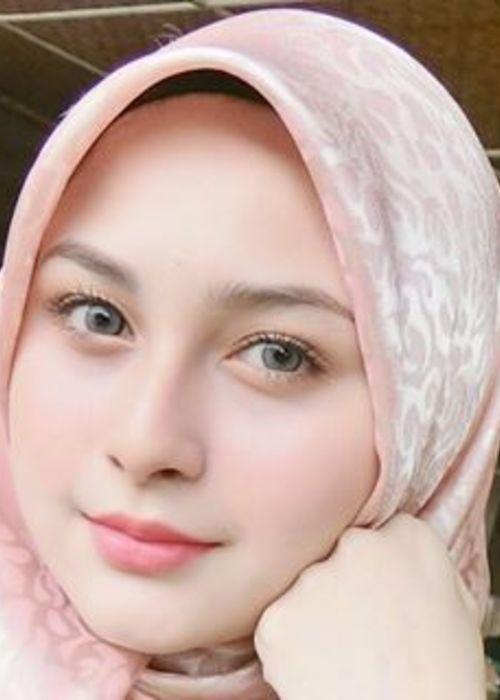 Detail Poto Wanita Cantik Muslimah Nomer 9