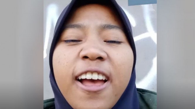 Poto Wanita Jelek - KibrisPDR