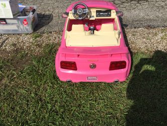 Detail Power Wheels Barbie Ford Mustang Nomer 26