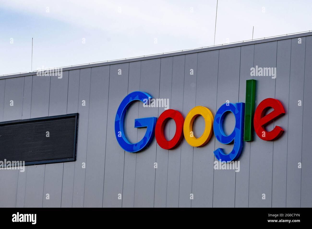 Detail Powered By Google Logo Nomer 48
