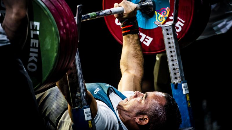 Detail Powerlifting Background Nomer 54