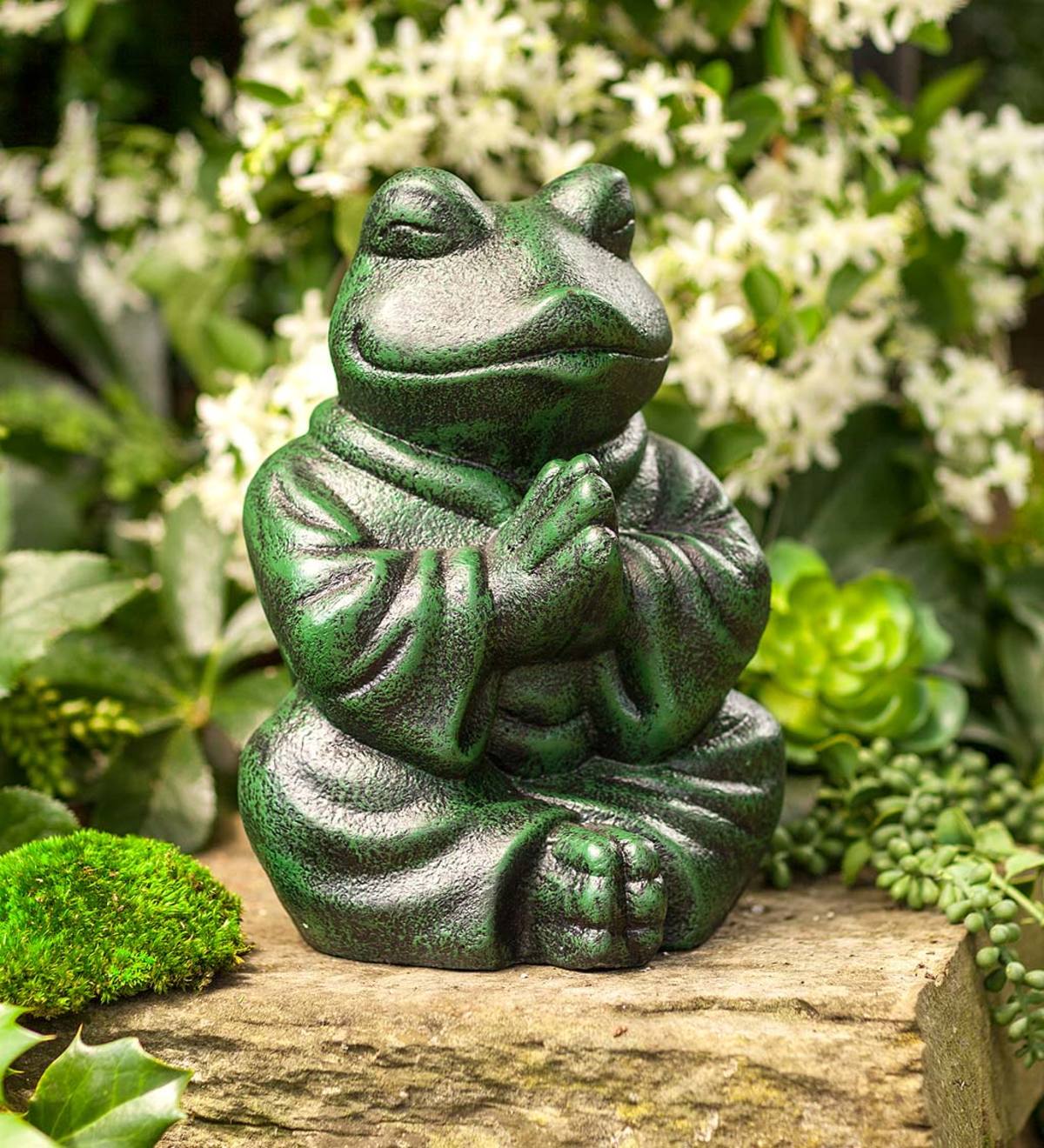 Detail Praying Frog Statue Nomer 2