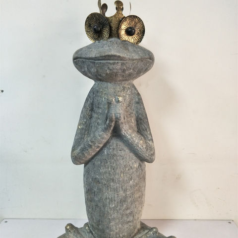 Detail Praying Frog Statue Nomer 52