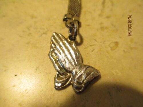 Detail Praying Hands Keychain Nomer 49