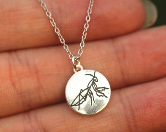 Detail Praying Mantis Necklace Nomer 13