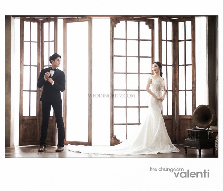 Detail Pre Wedding Indoor Background Nomer 24