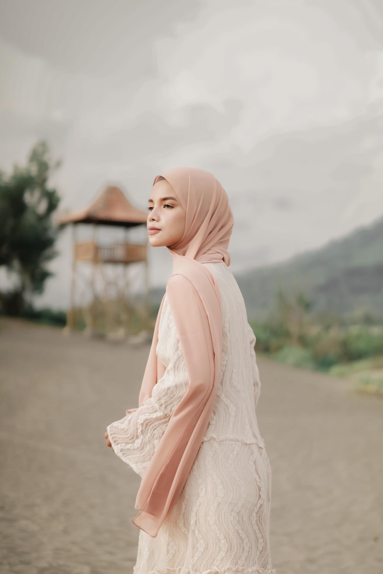 Detail Prewedding Hijab Modern Nomer 24