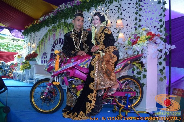 Detail Prewedding Motor Drag Nomer 16