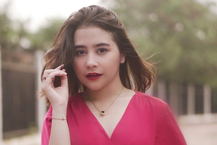 Detail Prilly Latuconsina Foto Nomer 16