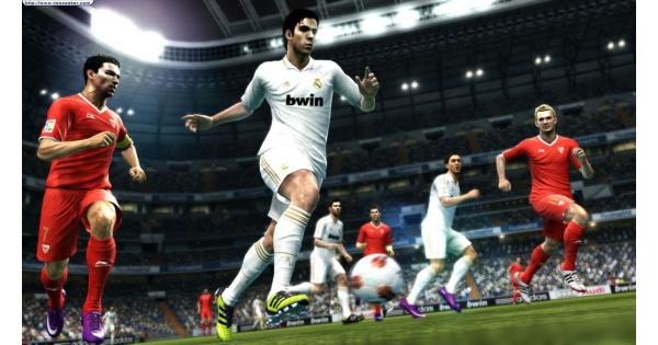 Detail Pro Evolution Soccer 2013 Nomer 37