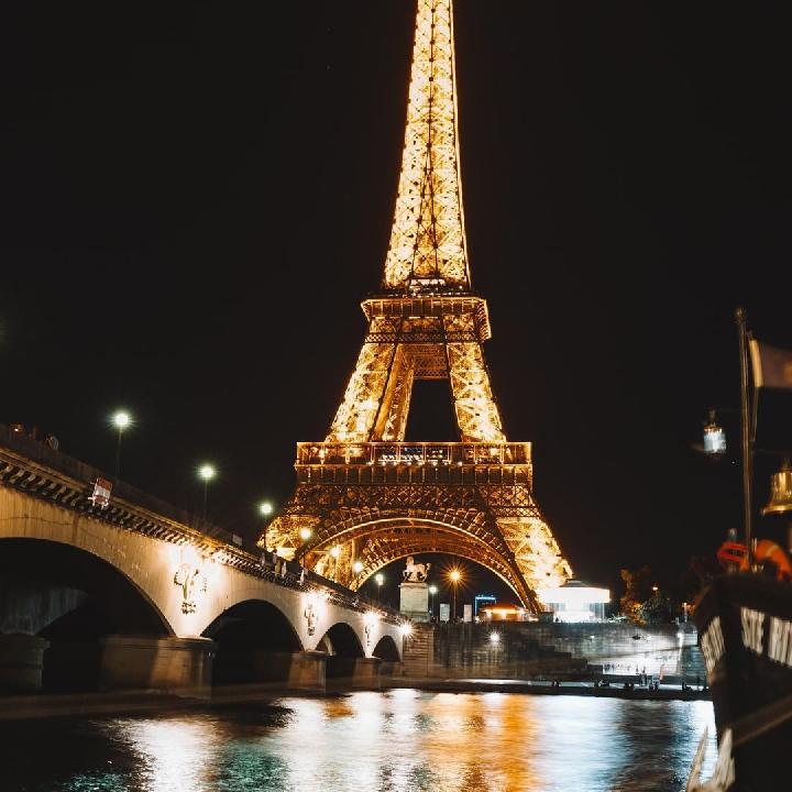 Detail Profil Menara Eiffel Nomer 19